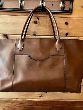G.I.L.I leather Tote Bag in Brown Like New